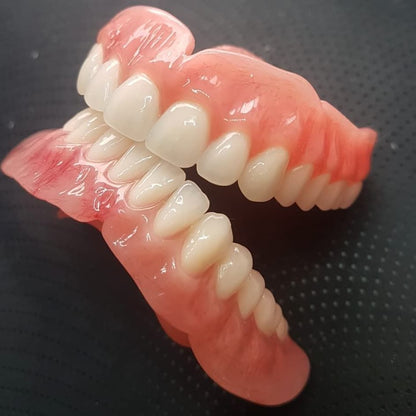 Complete removable denture